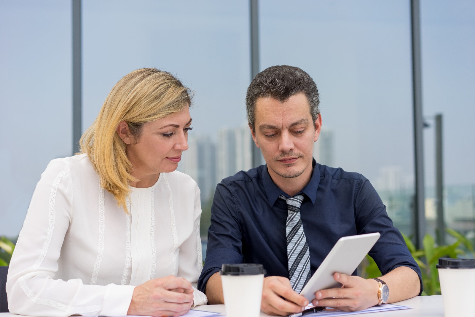 equipment financing vs leasing